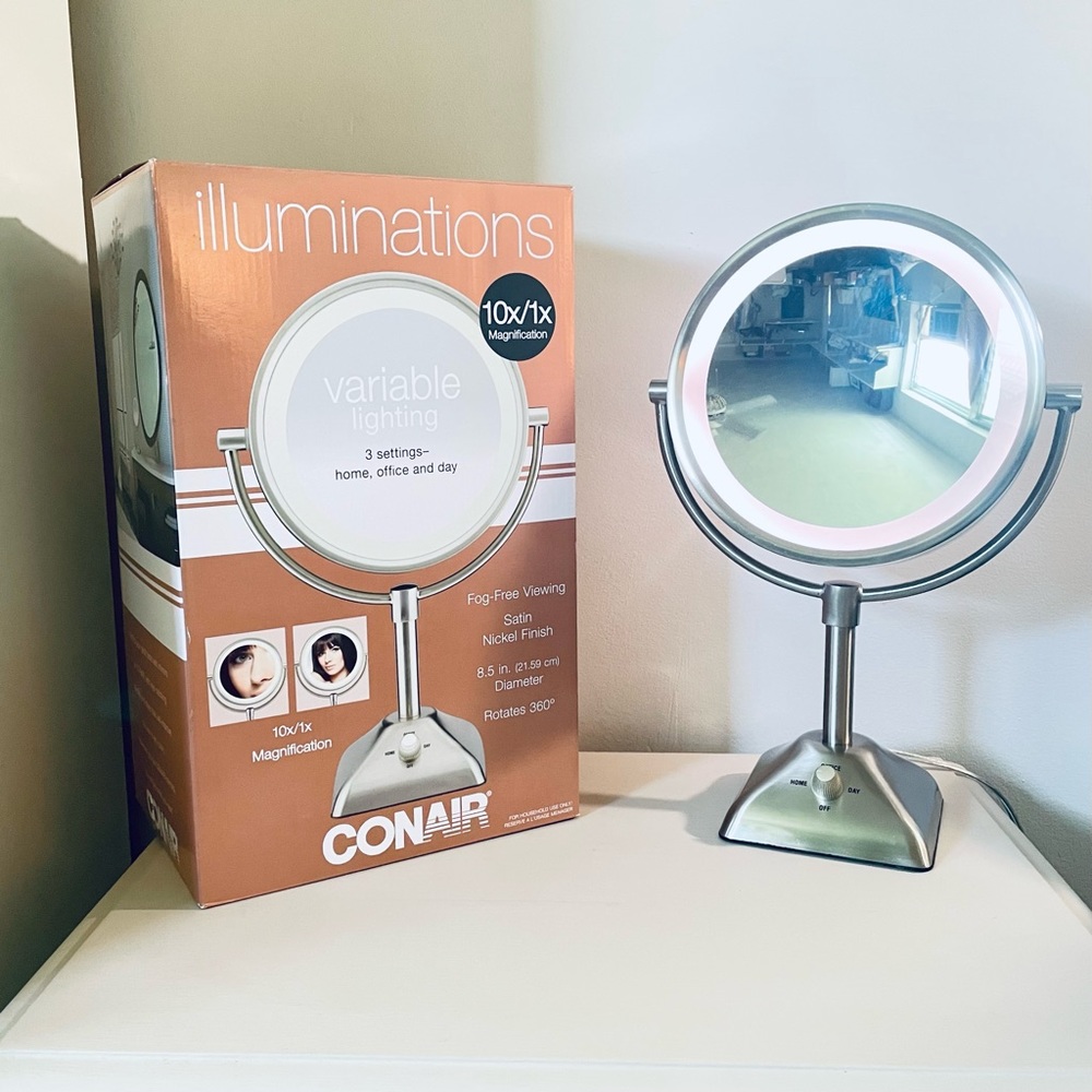 Conair Variable Lighted 1X/10X Double Sided Make Up Mirror- Like New!